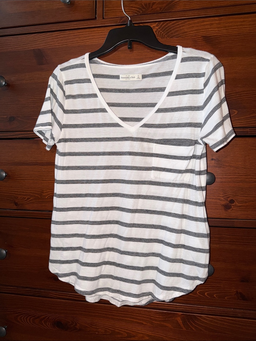 Abercrombie & Fitch Y2K Striped V-Neck Pocket Tee White Gray Small